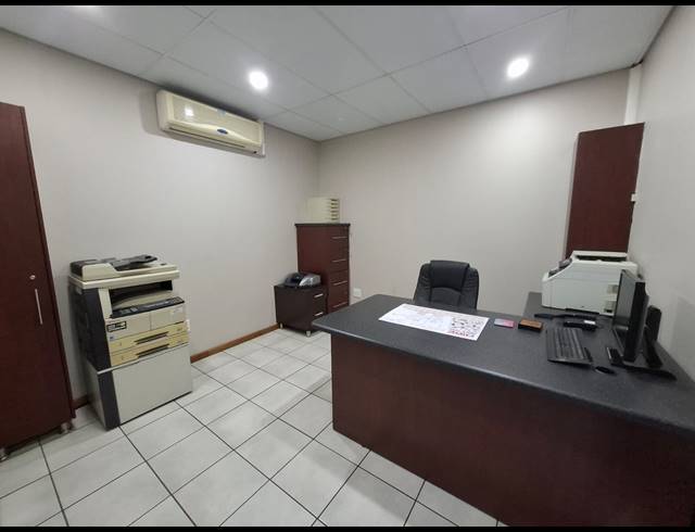 248M² OFFICE FOR SALE IN VANDERBIJLPARK CE 6